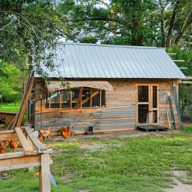 Custom-built outbuilding on a Crestview, Florida property